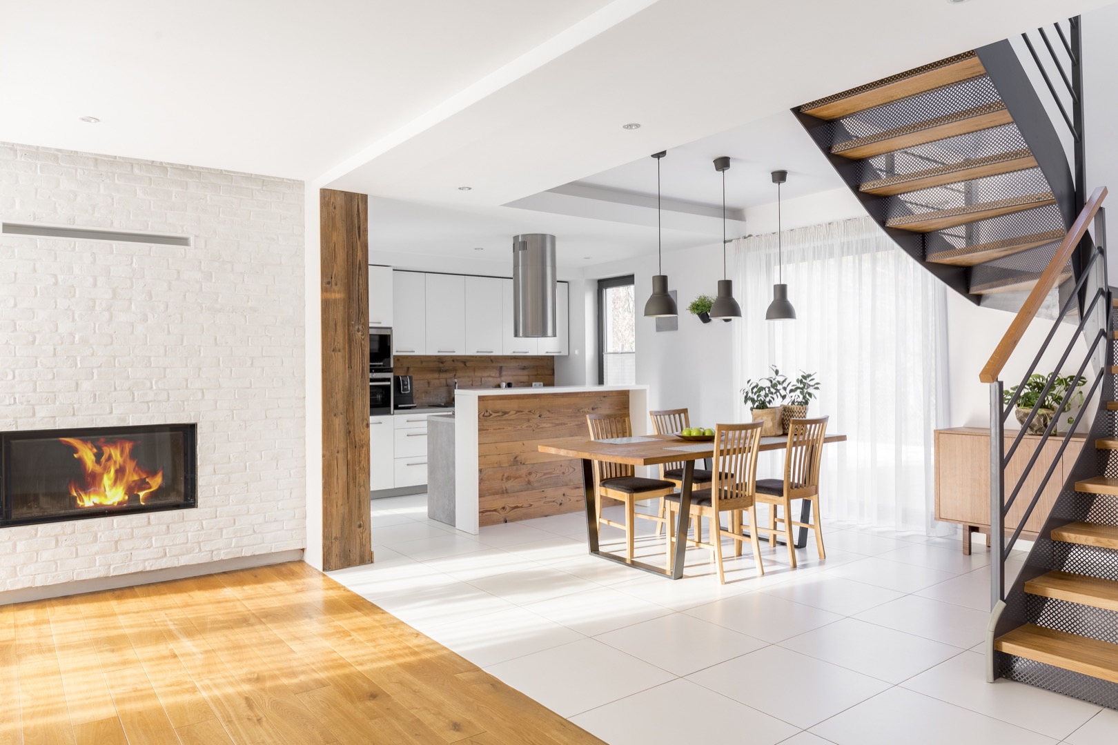 Modern luxury open plan apartment Ample apartment at last floor