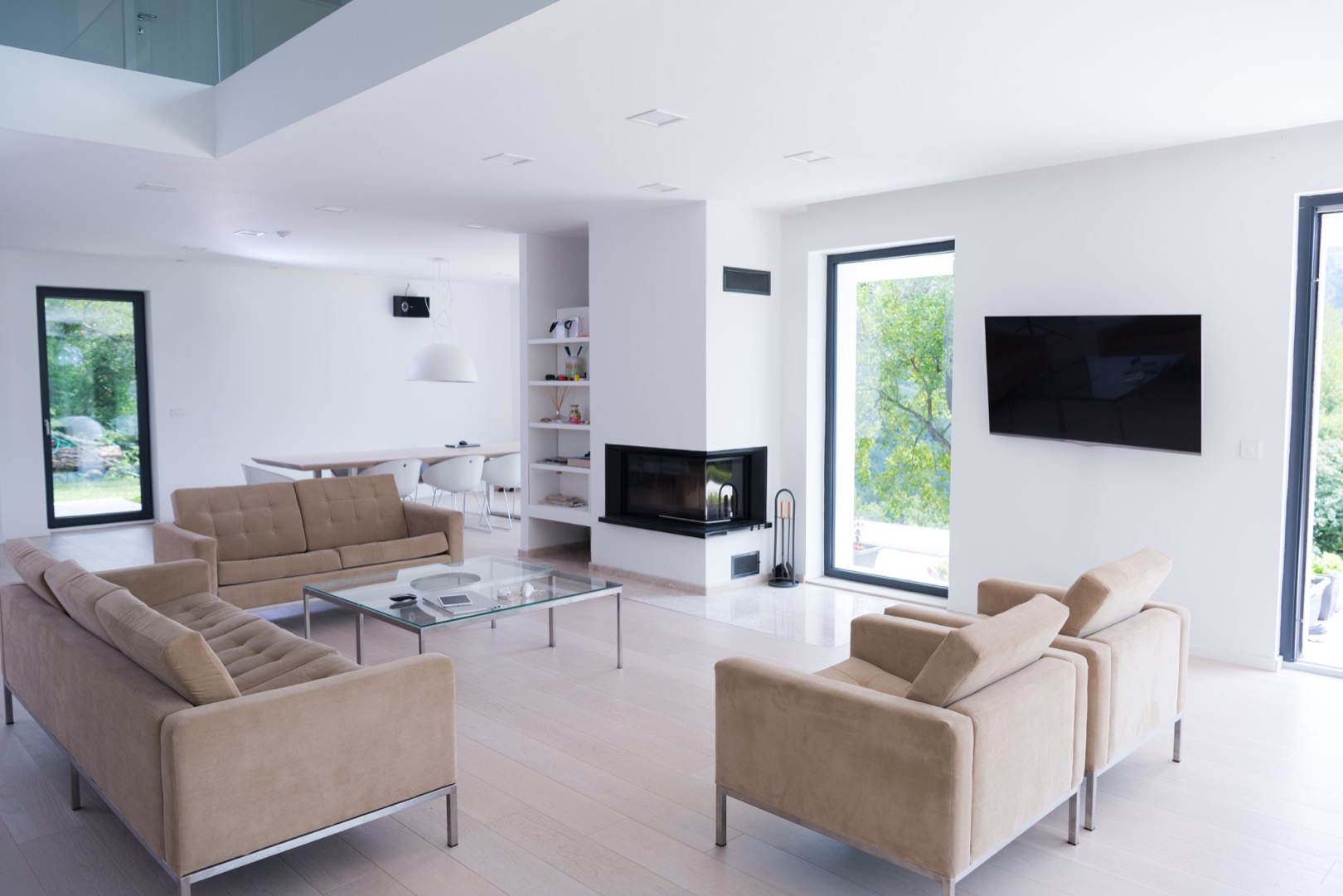 luxury living room Ample apartment at last floor
